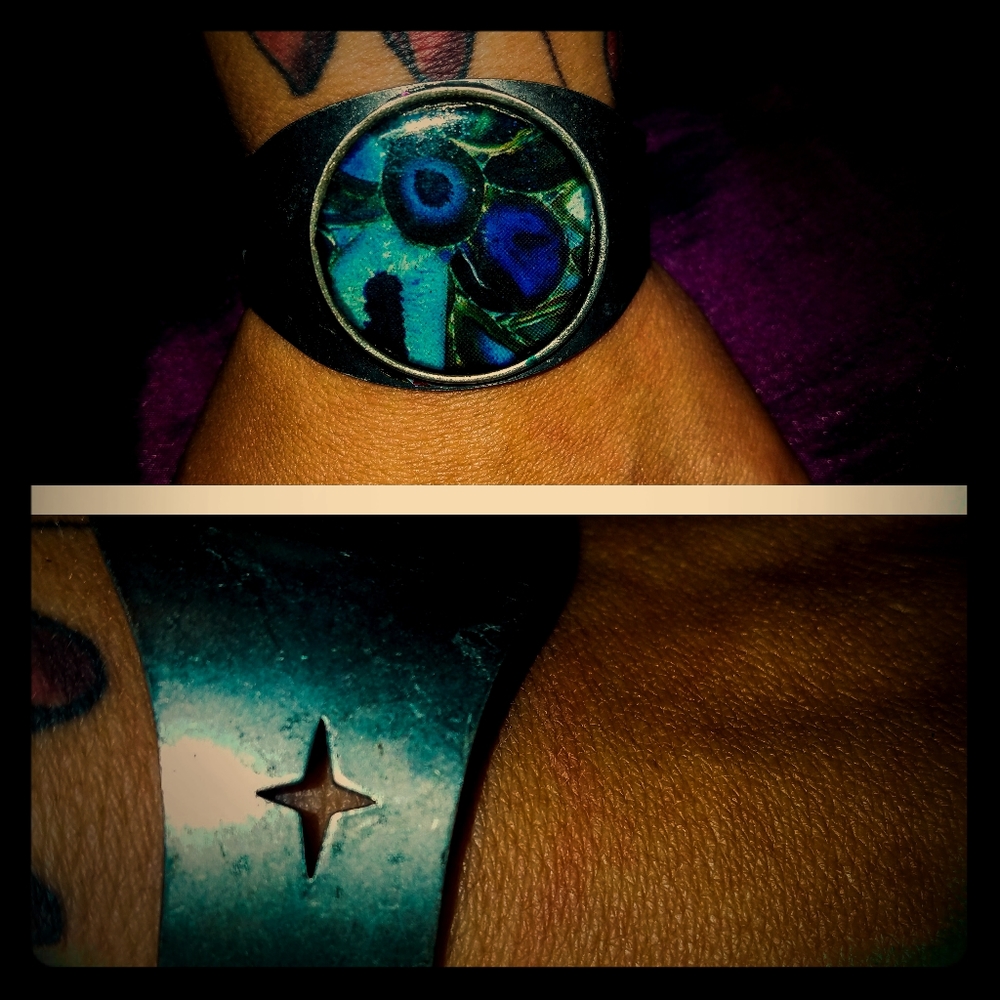 Bracelet.